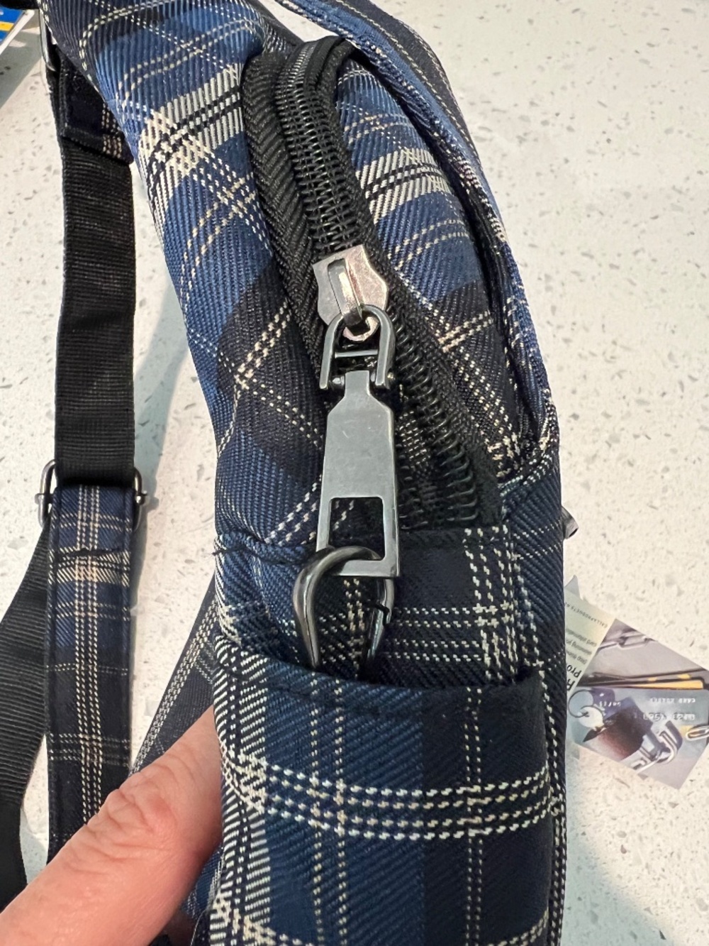 Anti Theft backpack with USB port - Picture 5 of 5